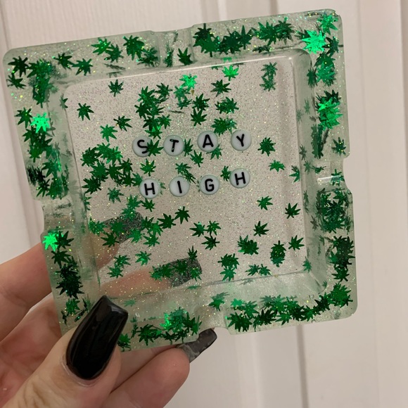 Custom Resin Ashtray! Makes the perfect gift - Picture 2 of 7